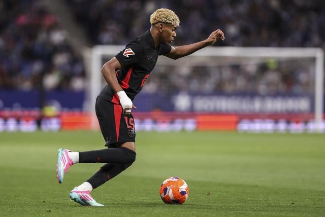 吴曦社媒鼓励申花及球迷：我们来年再战